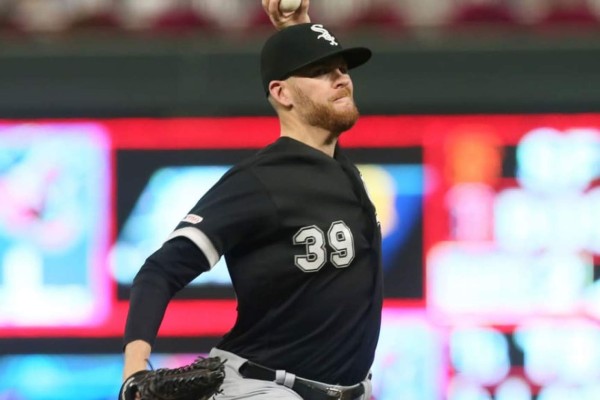 Aaron Bummer llega a un acuerdo con Chicago.