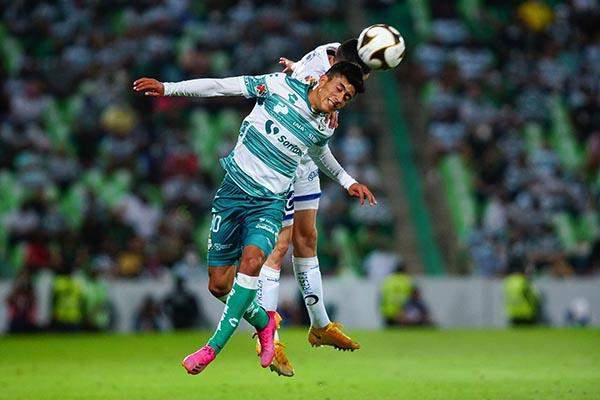 $!El ‘Mudo’ habla en la cancha y Santos Laguna tiene un pie en la final