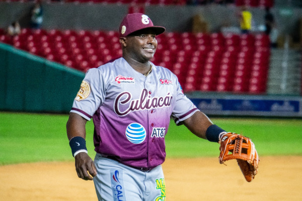 Rademacher y Villegas pasan al róster de activos de Tomateros de Culiacán
