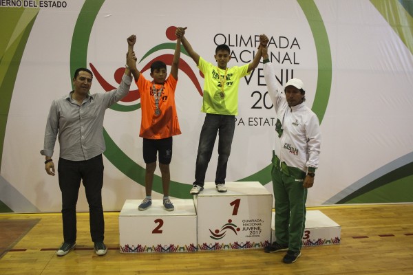 Luchas asociadas brindó al puerto ocho medallas de oro y tres de plata.