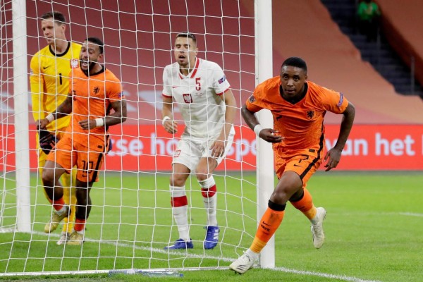 Steven Bergwijn celebra su anotación. Fotos: Twitter @EURO2020