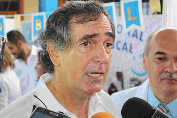 Alfredo Román Messina, Secretario de Salud de Sinaloa.