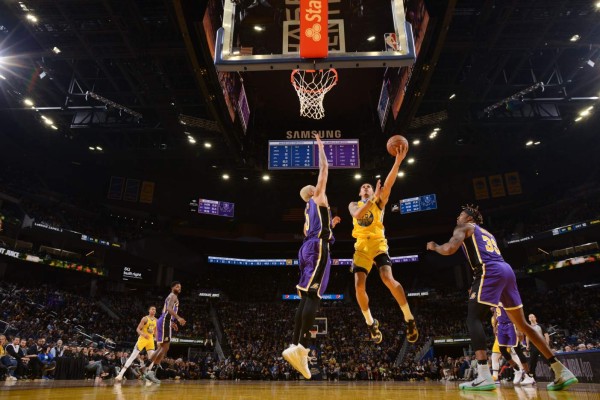 Juan Toscano debuta con Golden State. (Foto: Twitter @NBAMEX)