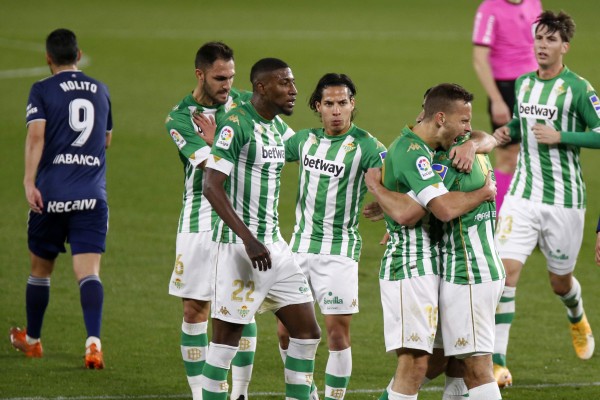 El mexicano Diego Lainez se ha afianzado en el once inicial del Betis. Foto: Twitter @RealBetis