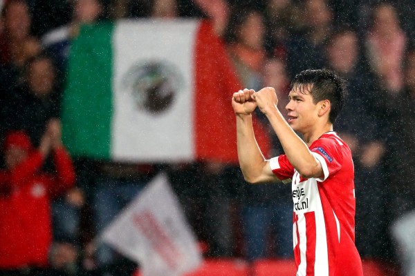 Hirving “Chucky” Lozano celebra el tercer gol del PSV.