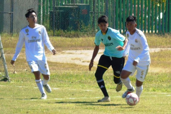Cobaes toma la cima de la Liga de Futbol Estudiantil