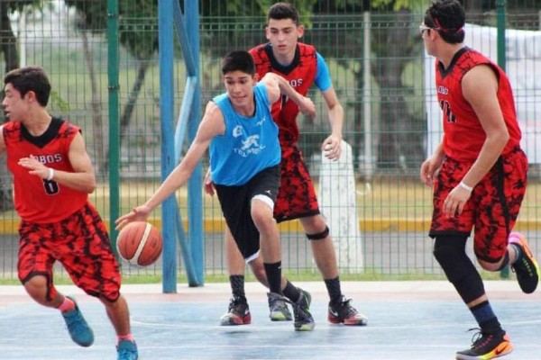 De los equipos participantes, 165 son foráneos.