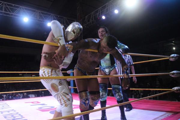 Kempo Dragon (centro) estelarizará la función de lucha libre.