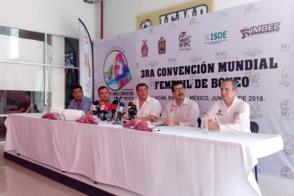 Mauricio Sulaimán oficializa la Convención Mundial Femenil del Boxeo 2018.