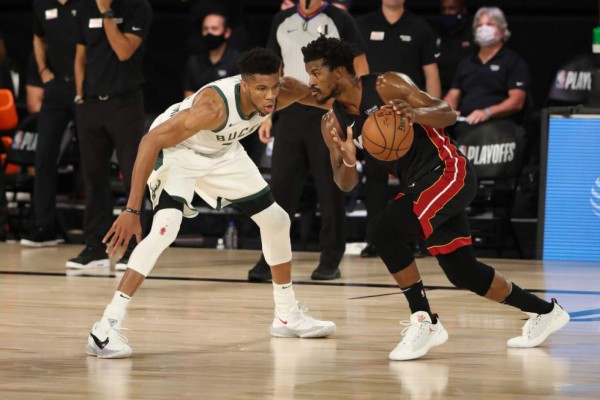 Jimmy Butler fue la figura, con 30 puntos, 7 rebotes y 6 asistencias. Foto: Twitter @NBA