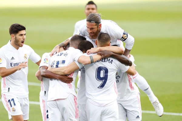 Real Madrid se impone en el Camp Nou. Fotos: Twitter @realmadrid