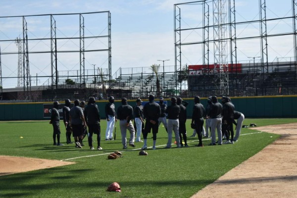 Algodoneros de Guasave inicia prácticas a puerta cerrada