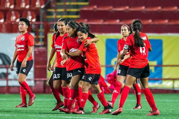 Da sinaloense Inglis Hernández triunfo a Tijuana