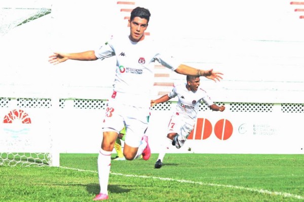 Luis Osho García juega las semifinales de la Segunda División Premier.