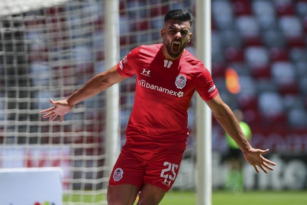 Pedro Canelo marca dos goles por Toluca.