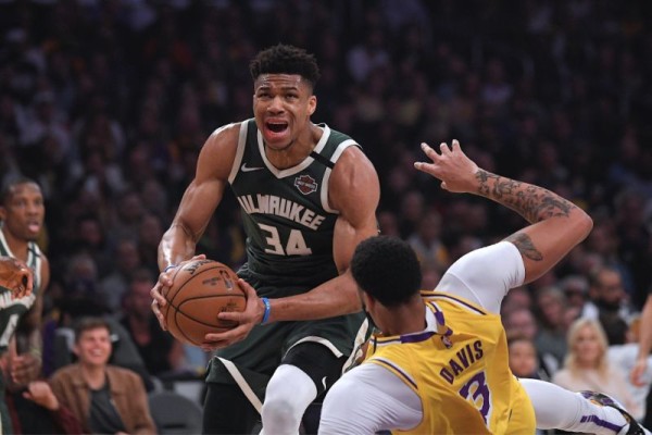 Bucks y Lakers buscan desoxidarse para los playoffs