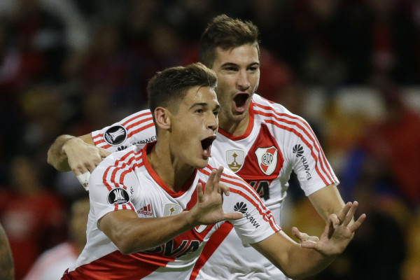 River vence a Quilmes y no se baja de la pelea