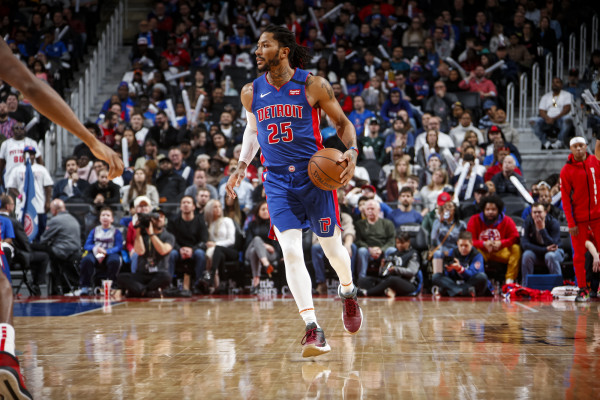 Derrick Rose, multado con 25 mil dólares por lanzar bolígrafo