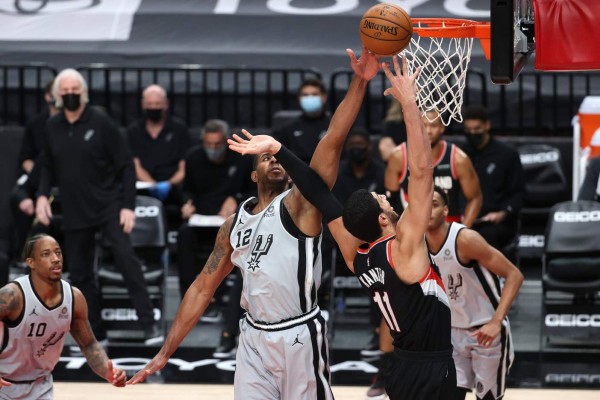Los Spurs de San Antonio superaron a los Blazers de Pórtland.