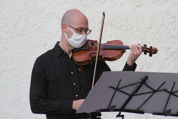 Alexander Campbell conquista con su música a los asistentes a su recital