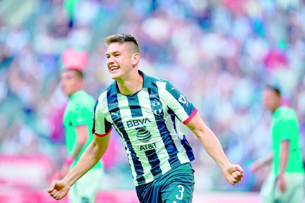 Valencia va por César Montes