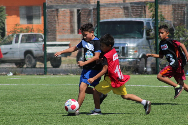 Con el pie derecho debuta la Cruz Lizárraga en el Futbolito Bimbo