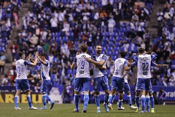 Gustavo Ferrareis marca el único gol del partido.