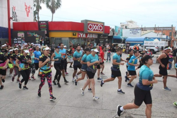 La Tercera Carrera Oxxo Corriendo Por Mi Ciudad tuvo una buena participación.