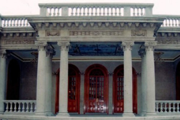 Imagen del Centro Gallego de México, ubicado en la Colonia Roma de la Ciudad de México, del cual el empresario fue miembro de la mesa directiva.