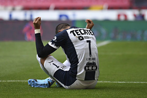 Funes Mori luce en debut de Javier Aguirre con Rayados