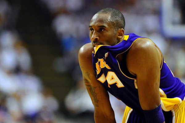 Kobe Bryant fue una de las celebridades fallecidas que más dinero generó durante 2020, según Forbes.