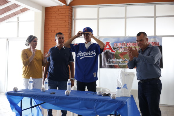 Lanzador mazatleco firma con Acereros del Norte, de la LMB