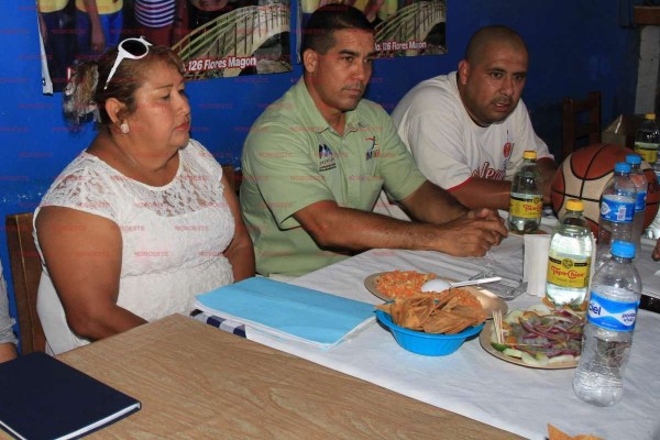 Presentan Torneo de Baloncesto Libre 'El Puente'