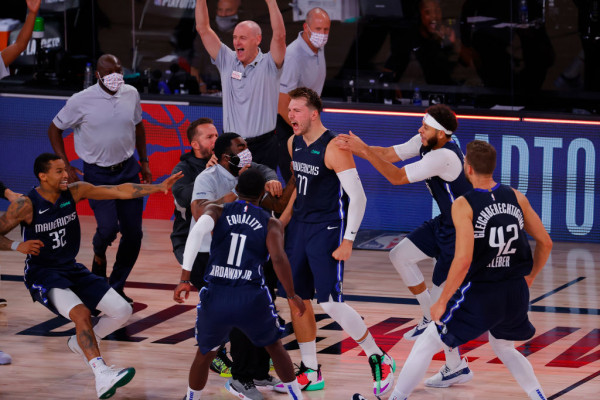 Con un triple de un infernal Luka Doncic, Dallas Mavericks vence a LA Clippers e iguala la serie
