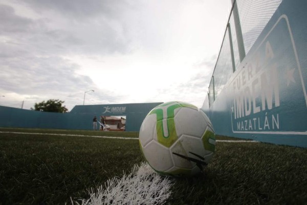 Entregan rehabilitada cancha de Furamaz