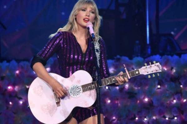 Taylor Swift anuncia disco y desata reacciones de sus seguidores en redes sociales. Foto: Tomada de glamour.com