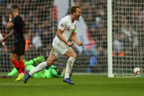 Inglaterra sufrió para superar a Croacia y meterse en la Fase Final. (Foto: @UEFAEURO)