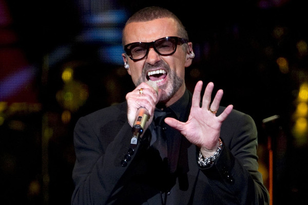 Se oscurece la Navidad: fallece la estrella del pop británico George Michael