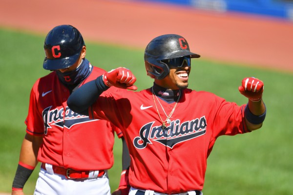 Francisco Lindor dio el batazo clave para los Indios ante los Medias Blancas. (Twitter @MLBNetwork)