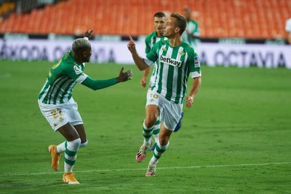 El Real Betis le ganó al Valencia en Mestalla. (Twitter @RealBetis)