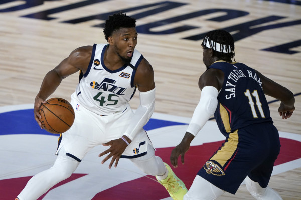 El All-Star anotó 8 de los últimos 10 puntos de su equipo y comandó la recuperación de los de Salt Lake City. (Fotos: Twitter @NBA)
