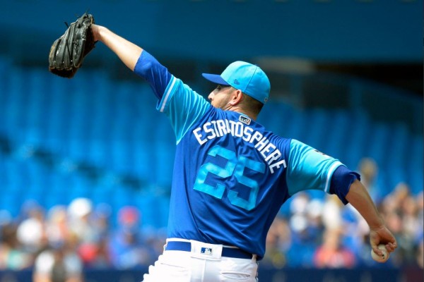 Marco Estrada no puede con la ofensiva de los Filis