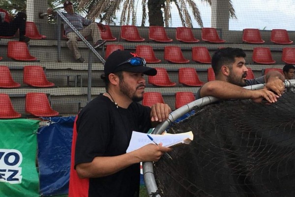 Alfredo Amézaga compartirá su experiencia con el bate y los aprendizajes adquiridos durante su carrera como pelotero en Estados Unidos.