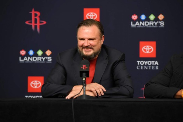 Bajo Daryl Morey, los Rockets tienen la racha de apariciones consecutivas en playoffs más larga de la liga con ocho. (Twitter @tirolibreNBA)