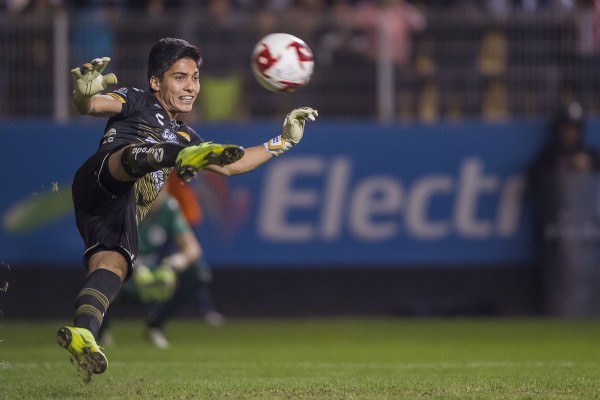 Luis López estaría peleando por ser el portero titular en Dorados.