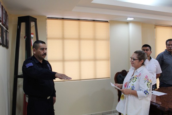 Toma protesta subdirector de SPyTM en Elota