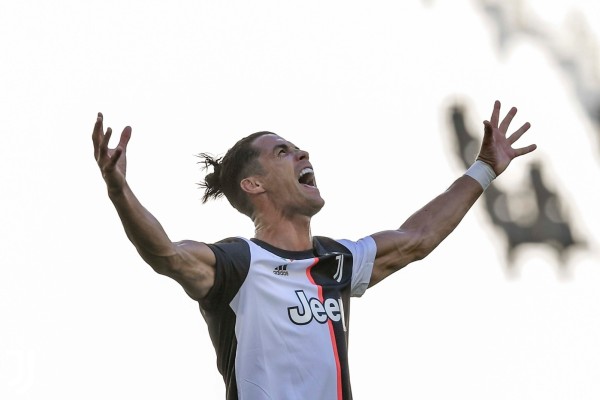 Cristiano Ronaldo celebra su gol. (Fotos: Twitter @juventusfces)
