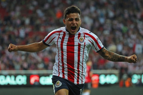 Chivas se lleva el Clásico Tapatío con tres goles de Alexis Vega. (Foto: @Chivas)