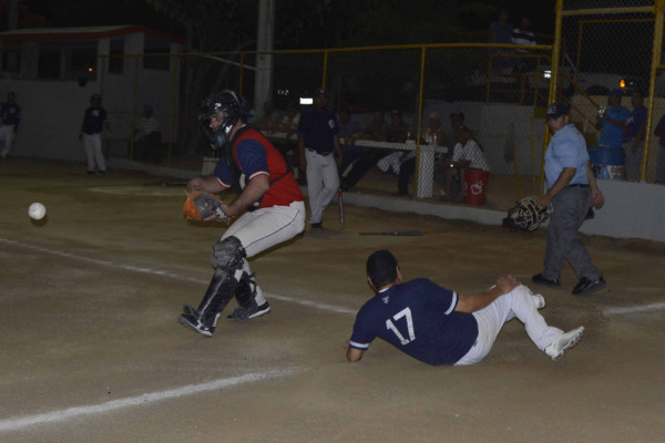 Mantienen marisqueros su invicto