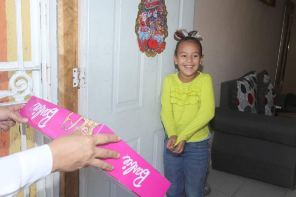 SE BUSCA UN REY MAGO: Emociona a niños llegada de Reyes Magos a Mazatlán